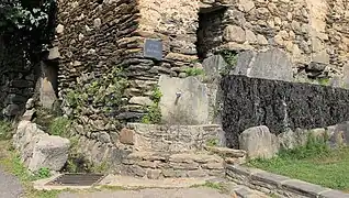 La fontaine del'église.