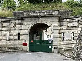 L'entrée du fort en 2022.