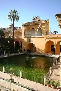 L’Alcazar de Séville apparaît comme étant le palais de la maison Martell à Dorne.