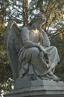Ange ornant la tombe de Winterhalter au cimetière principal de Francfort. Tombeau dessiné par Karl Joseph Berckmüller (de) (1800-1879).