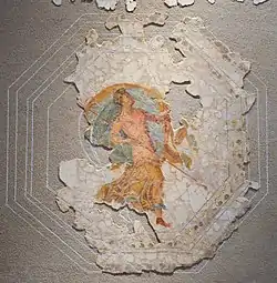 Peinture de plafond de la pièce H de la Maison à Portiques du Clos de la Lombarde présentant une ménade