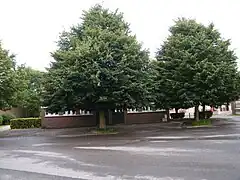 Discrète salle communale.