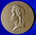 Friedrich Schiller, médecin et poète allemand, avers de la médaille pour le 100e anniversaire de sa mort en 1905, d'après le buste de Dannecker de 1794.