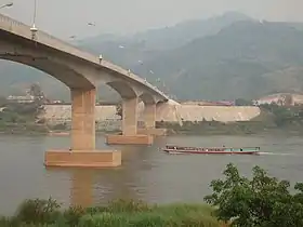 Quatrième pont de l'amitié lao-thaïlandaise