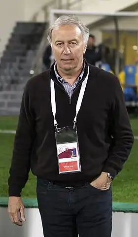 Natif de Marseille, Gérard Gili obtient trois titres avec l'OM en 1989 et en 1990.