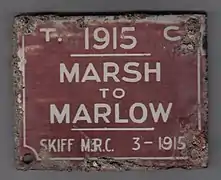 Plaque de licence d'un taxi-ferry à Londres dans les années 1910.