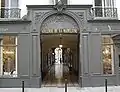 No 30 : entrée, rue Boissy-d'Anglas, de la galerie de la Madeleine.