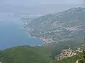 Le massif plongeant dans le lac d'Ohrid