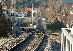 Raccordement voies A et B avant le viaduc.