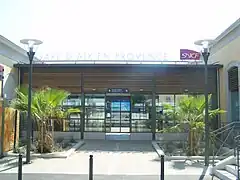 La nouvelle entrée de la gare.