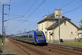 La Z 21571/72 en gare d'Hennebont en 2011.