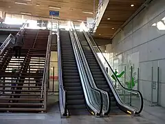 Escalators vers lesvoies 1, 7 et 8.