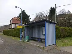 Abri de quai et bâtiment voyageurs des années 1920.