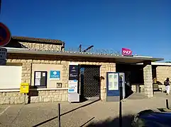 Entrée de la gare.