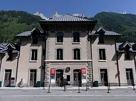 Le bâtiment voyageurs.