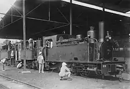 Corpet-Louvet (1009-1905) no 12, du chemin de fer de Conakri à Kankan en Guinée, vue ici à Douala au Cameroun durant la première guerre mondiale.