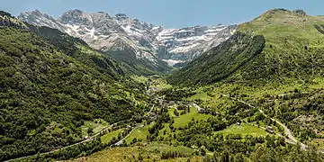 Le cirque de Gavarnie dans les Pyrénées.