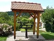 Pont à bascule permettant de peser les véhicules (XXe siècle).