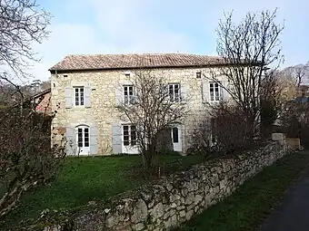 Autre maison en pierre.