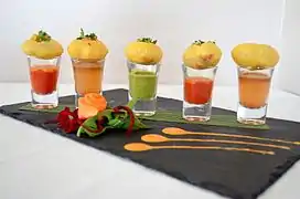 Golgappe avec différents pani.