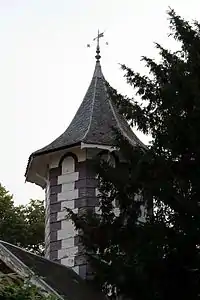 Le pigeonnier du château.