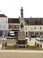 Le monument aux morts de Gouzon.