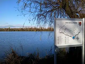 Grand lac de Peyssies sur la commune du Bois-de-la-Pierre.