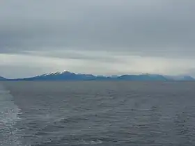 La côte nord de l'île Gravina.