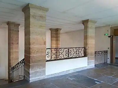 L'escalier au dernier étage