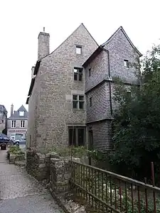 Façade arrière après restauration en 2023.