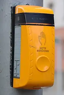 borne vibrante et sonore au passage piéton