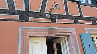 Moulin inférieur. Initiale du propriétaire en 1723 : Georges Stephan ("G St") sur le linteau du logis).