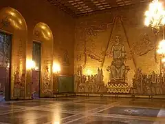 La reine du Mälar, Stockholm, reçoit l'hommage de l'Orient et de l'Occident dans la Salle dorée