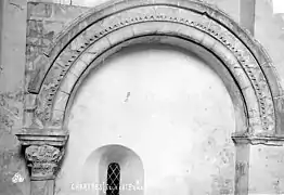 Arcature du pourtour du chœur.