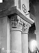 Chapiteaux historiés.