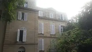 Façade du corps de logis côté jardin.