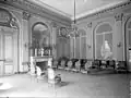 Salon.