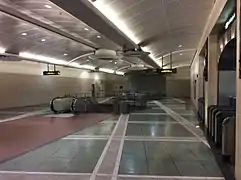 Premier étage de la station Mariachi Plaza.