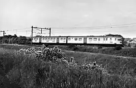 Une rame repeinte en jaune (1970).