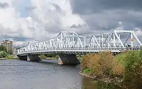 Le pont d'Hannula sur le Tornionjoki.