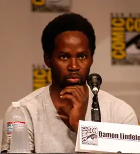 Harold Perrineau Jr. interprète le lieutenant Mark Hammond, dernier survivant de la Delta Force.