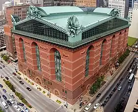 La Harold Washington Library, mouvement postmoderne.