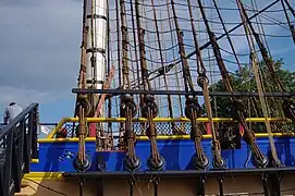 L’Hermione, détails des haubans fixés aux tirants de la coque. juillet 2013.