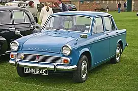 Hillman Minx Series V: Toit et lucarne arrière restylisés, roues de 13 pouces, freins à disque (à l'avant), moteur de 1 592 cm3