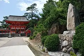 Sculpture en pierre près de la Romon