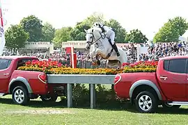 Obstacle de volée construit sur des pick-ups. Impressionnants, mais ne posant que rarement des difficultés.