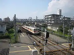 Vue sur les voies et quais.