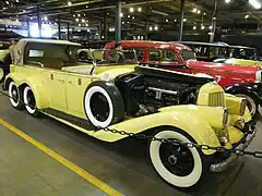 Limousine 6 roues par Marius Franay