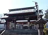 Porte à Jōchibyō, tombe de Katō Kiyomasa au Honmyō-ji à Kumamoto.