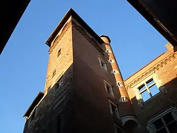 no 1 : la tour et sa tourelle d'angle.